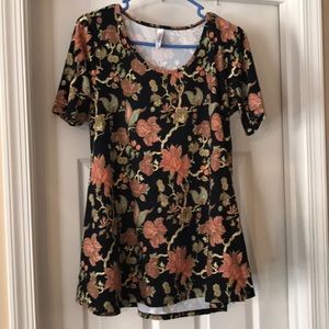 Lularoe perfect T; size small